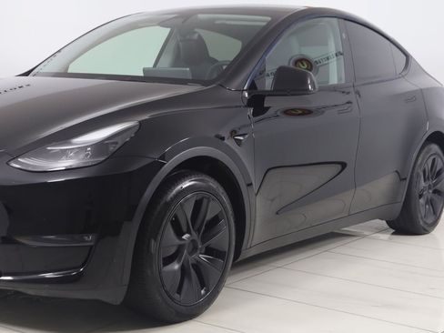 Used 2024 Tesla Model Y Long Range AWD/4WD image 50