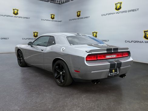 Used 2014 Dodge Challenger R/T RWD image 3