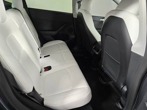 Used 2023 Tesla Model Y Long Range AWD/4WD image 11