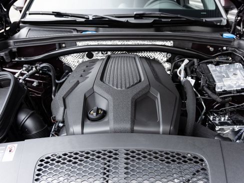 Used 2026 Porsche Macan AWD/4WD image 36