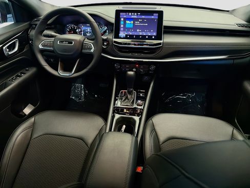 Used 2024 Jeep Compass Latitude w/ Altitude Special Edition image 12