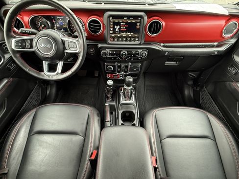 Used 2023 Jeep Gladiator Rubicon w/ Cold Weather Group AWD/4WD image 18