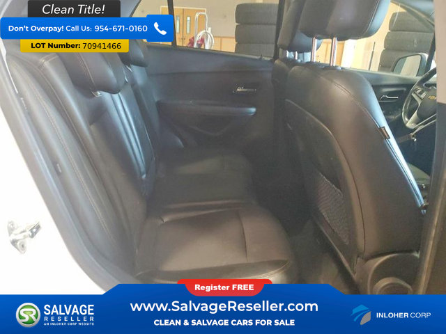 Used 2018 Chevrolet Trax LT w/ LT Convenience Package FWD image 15