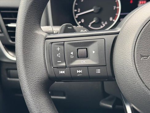 Used 2024 Nissan Rogue SV image 18