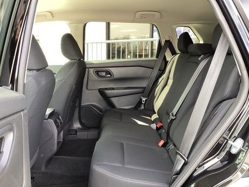 Used 2024 Nissan Rogue S image 31