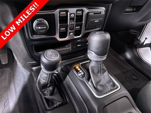 Used 2024 Jeep Wrangler Sport S image 16