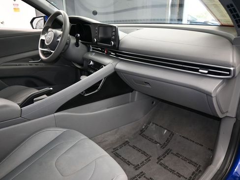 Used 2023 Hyundai Elantra SEL image 45