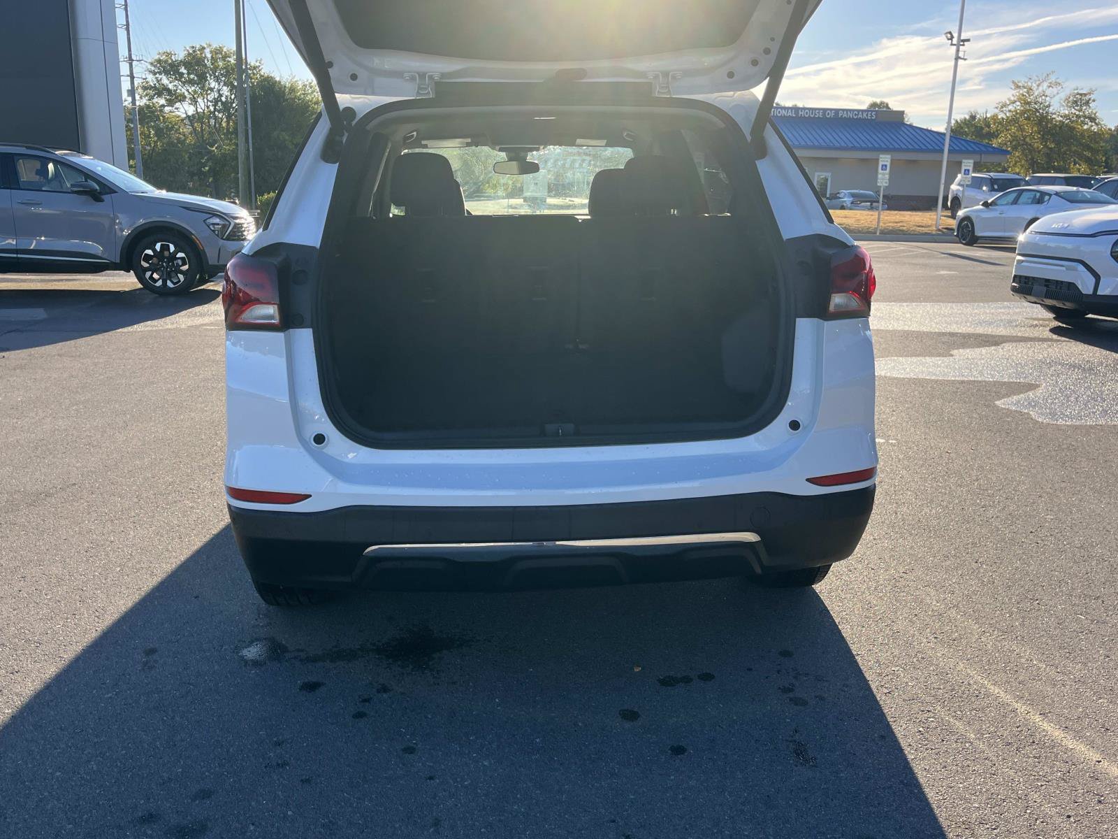 Used 2024 Chevrolet Equinox LT AWD/4WD image 12
