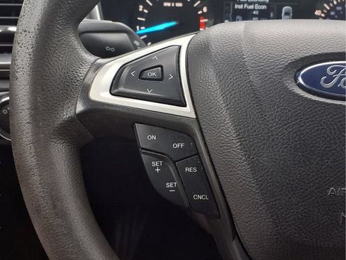 Used 2016 Ford Fusion SE FWD image 12