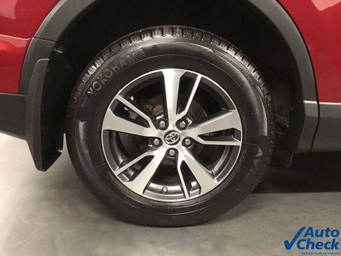 Used 2018 Toyota RAV4 XLE image 20