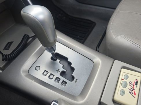 Used 2010 Subaru Forester 2.5X Limited image 9