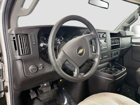 Used 2018 Chevrolet Express 3500 LT w/ LT Preferred Equipment Group RWD image 12