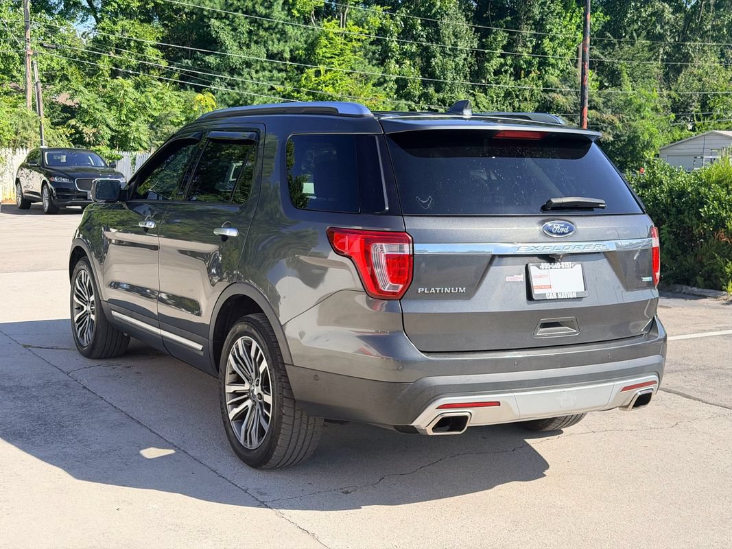 Used 2017 Ford Explorer Platinum AWD/4WD image 4