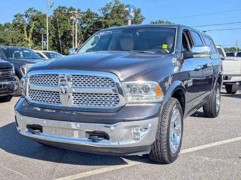Used 2017 RAM 1500 Laramie w/ Convenience Group AWD/4WD image 7