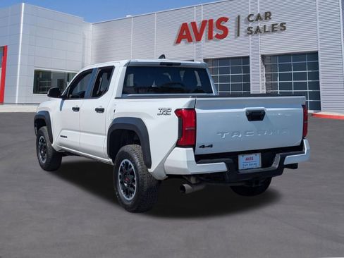 Used 2024 Toyota Tacoma TRD Off-Road image 9