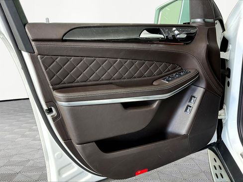Used 2017 Mercedes-Benz GLS 550 4MATIC image 18