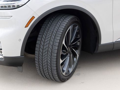 Used 2021 Lincoln Aviator Reserve w/ Equipment Group 202A AWD/4WD image 4