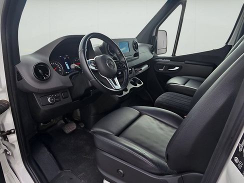 Used 2022 Mercedes-Benz Sprinter 3500 w/ Parking Package image 29