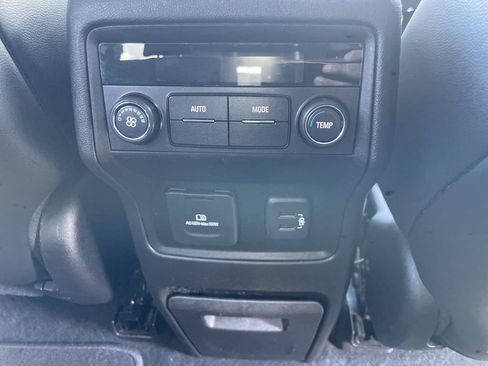 Used 2019 GMC Acadia SLT AWD/4WD image 26
