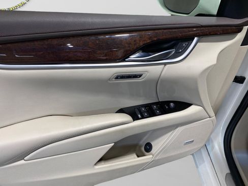 Used 2014 Cadillac XTS Luxury FWD image 8