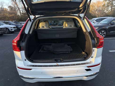 Certified 2023 Volvo XC60 B5 Plus w/ Protection Package Premier image 23