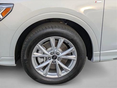 Used 2025 Audi Q3 2.0T Premium Plus w/ Premium Plus Package image 9