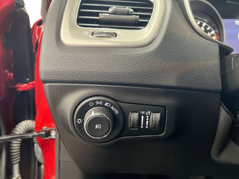 Used 2019 Jeep Compass High Altitude AWD/4WD image 19
