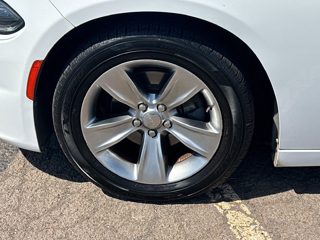 Used 2016 Dodge Charger SXT RWD image 12