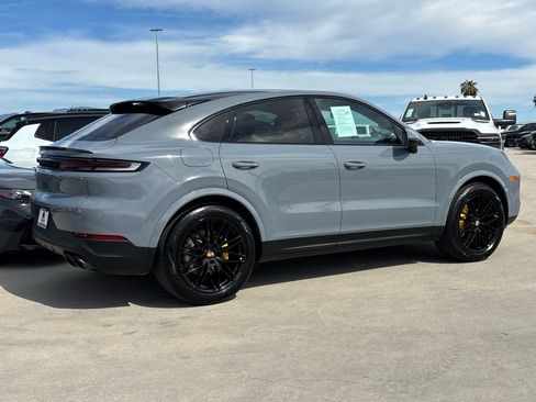 Used 2024 Porsche Cayenne Coupe image 4
