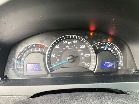 Used 2015 Toyota Camry LE FWD image 14