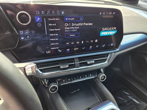 Certified 2025 Chevrolet Equinox EV LT w/ Convenience Package FWD image 23