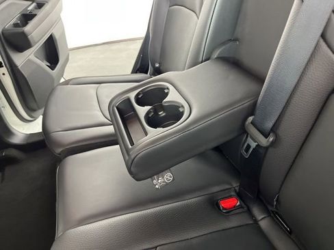 Used 2024 Nissan Pathfinder SL image 46