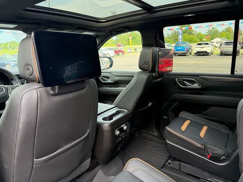 Used 2021 GMC Yukon AT4 w/ AT4 Premium Package AWD/4WD image 17