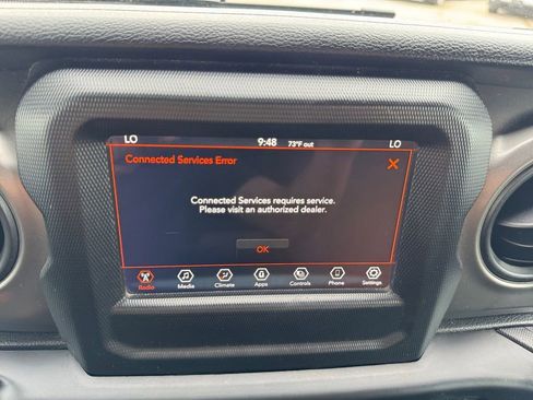 Used 2022 Jeep Wrangler Unlimited Sport AWD/4WD image 17