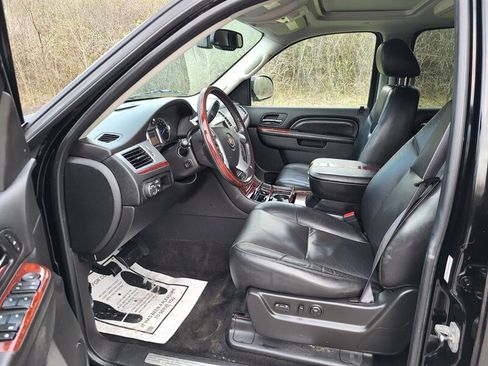 Used 2011 Cadillac Escalade ESV Luxury image 11
