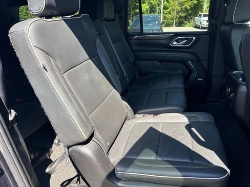Used 2024 Chevrolet Suburban Premier AWD/4WD image 23
