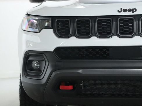 Used 2025 Jeep Compass Trailhawk AWD/4WD image 6