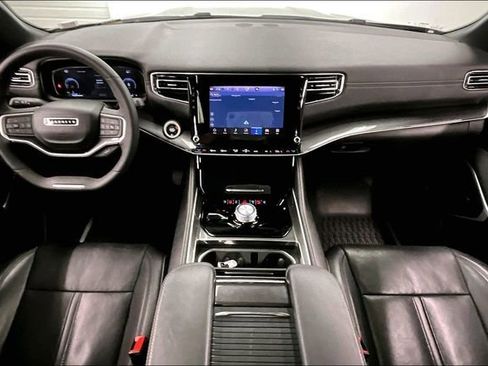 Used 2023 Jeep Wagoneer 4WD w/ Premium Group I image 17