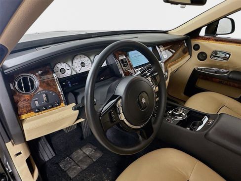 Used 2014 Rolls-Royce Ghost image 31