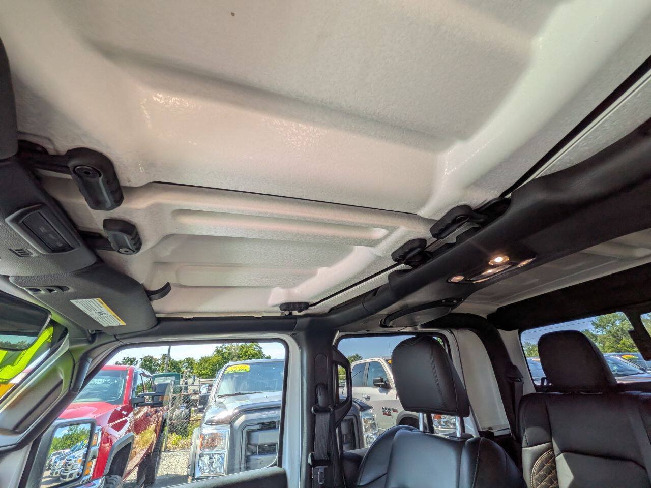 Used 2022 Jeep Gladiator High Altitude AWD/4WD image 16