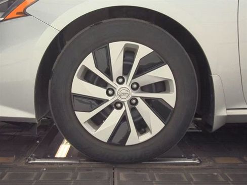 Used 2019 Nissan Altima 2.5 S image 9