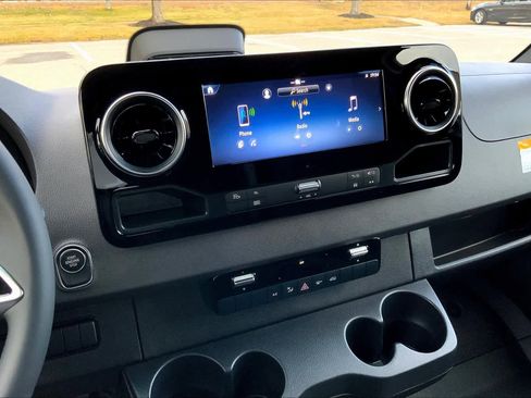 Certified 2025 Mercedes-Benz Sprinter 2500 image 6