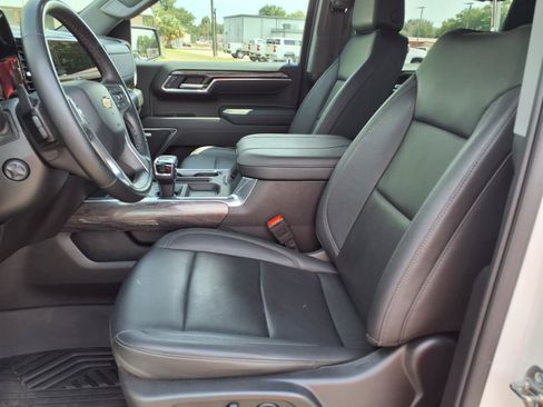 Used 2025 Chevrolet Silverado 1500 LTZ AWD/4WD image 13