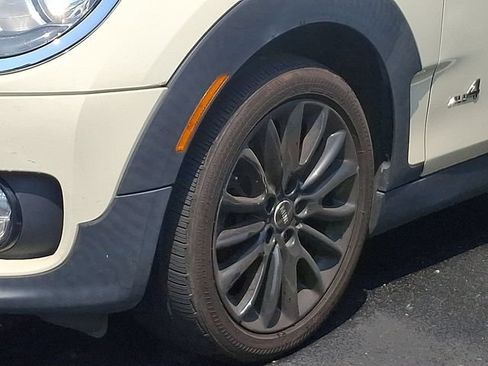 Used 2017 MINI Cooper Clubman ALL4 AWD/4WD image 7