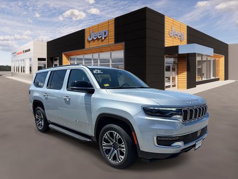 Certified 2024 Jeep Wagoneer 4WD w/ Premium Group I image 1