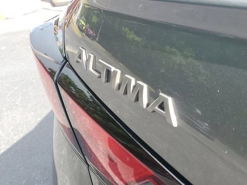 Used 2023 Nissan Altima 2.5 S FWD image 6