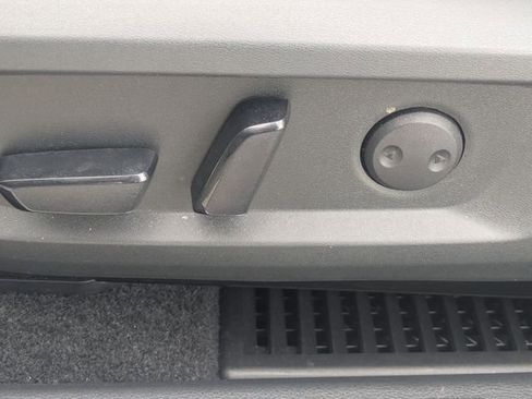 Used 2023 Nissan Rogue SL w/ SL Premium Package image 15