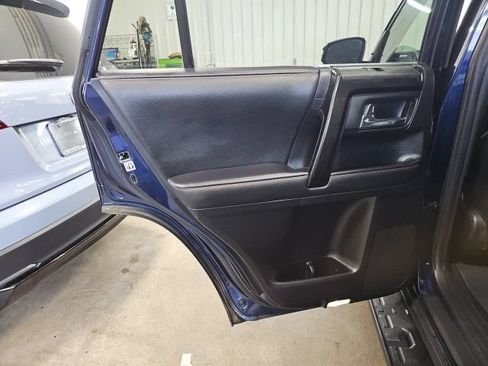 Used 2020 Toyota 4Runner TRD Off-Road Premium w/ Moonroof Package AWD/4WD image 27
