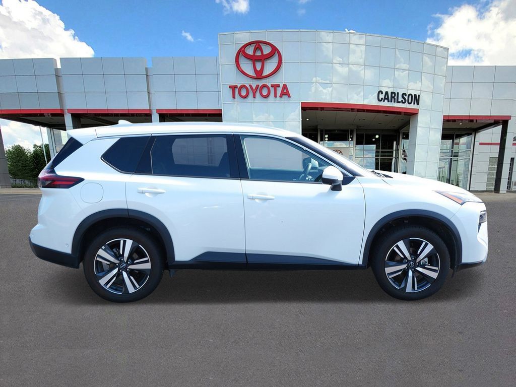 Used 2026 Nissan Rogue SL AWD/4WD image 4