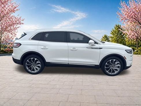 Certified 2022 Lincoln Nautilus Reserve w/ Luxury Package AWD/4WD image 9